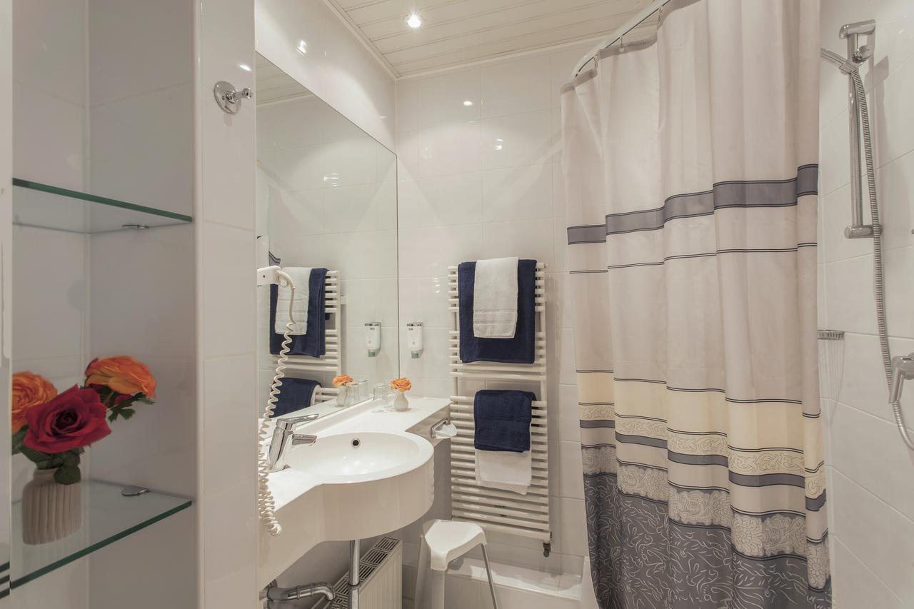 Hotel Celina Niederrheinischer Hof เครเฟลด์ ภายนอก รูปภาพ