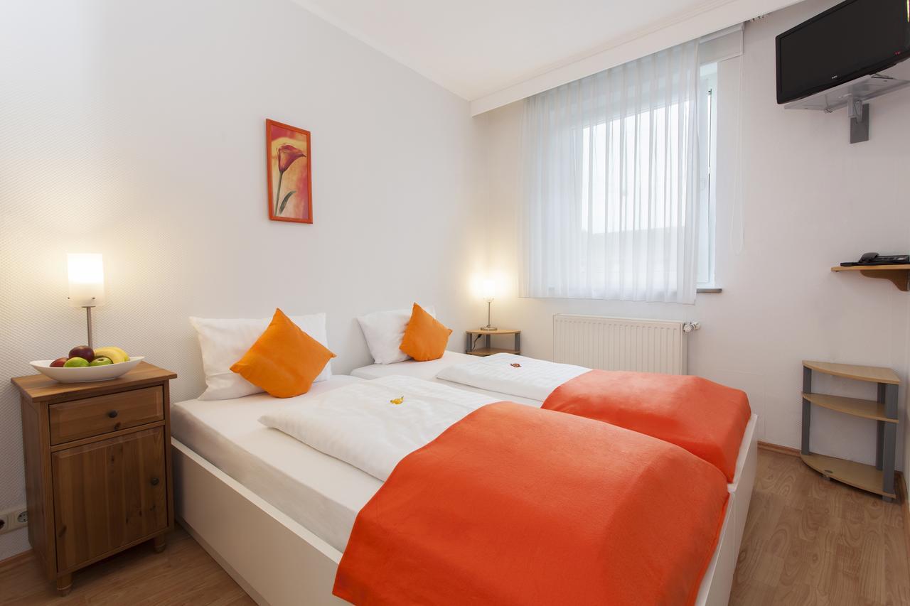 Hotel Celina Niederrheinischer Hof เครเฟลด์ ภายนอก รูปภาพ